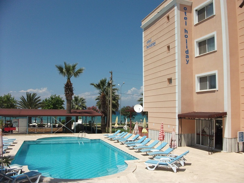 HOTEL HOLIDAY
