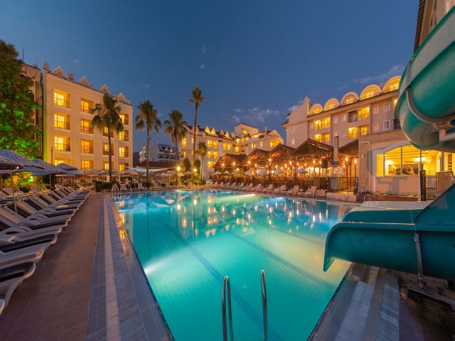 JULIAN CLUB HOTEL
