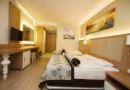 BLUE WAVE SUITE HOTEL